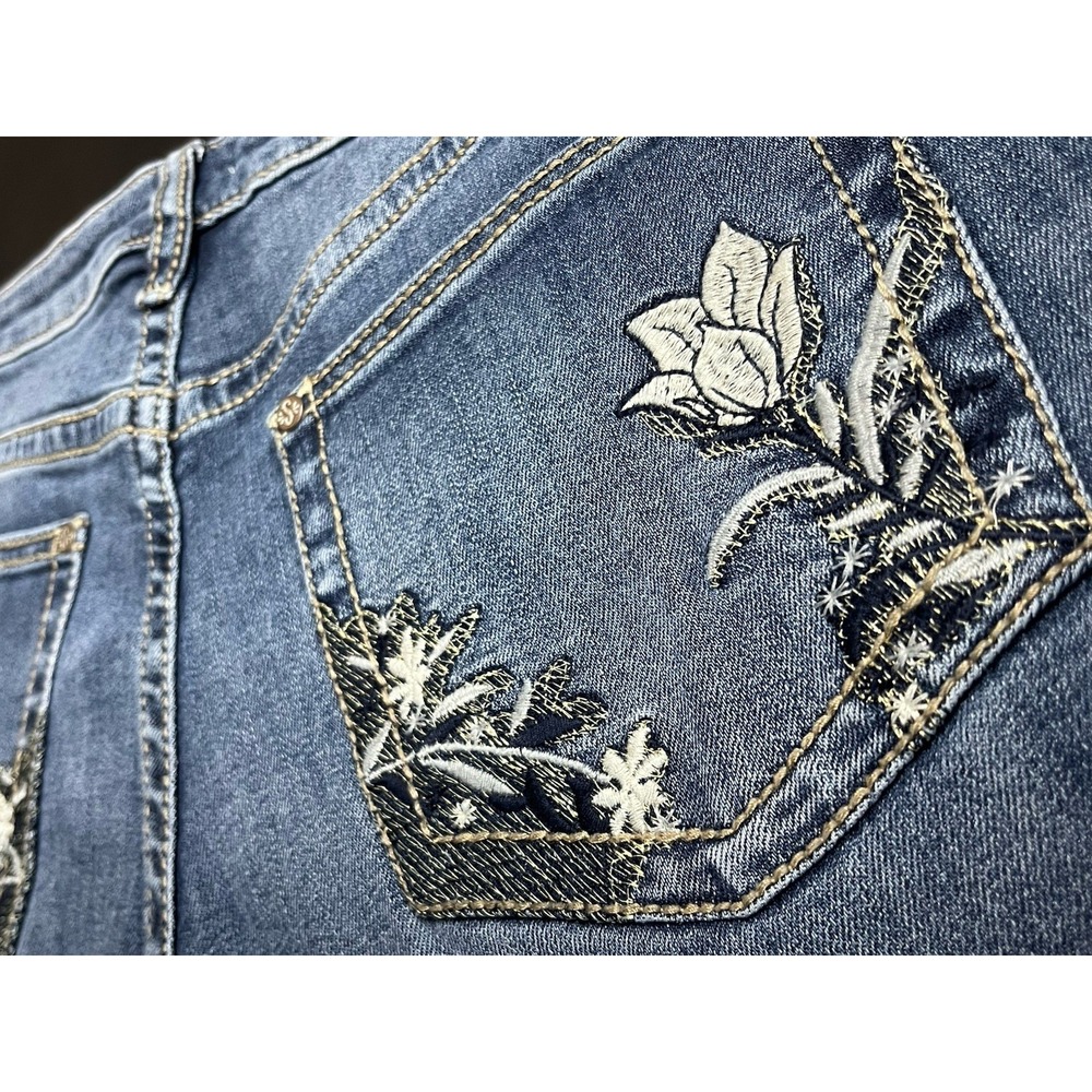 SHYANNE 31W 32.5L Flare Jeans Embroidered Floral Stretch Boho Western Bootcut - Picture 6 of 11